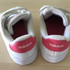 【美品】adidas/アディダス　スニカー 15.5cm ピンクの画像