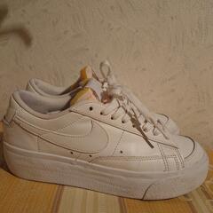 NIKE  厚底スニーカー23.0