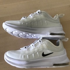 【美品】ナイキ NIKE エア マックス アクシス キッズシューズ ホワイト　15cmの画像