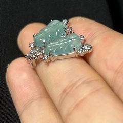 本翡翠ピアス　氷種　お買い得　ミャンマー産　可愛い　福葉　早い物勝ちの画像