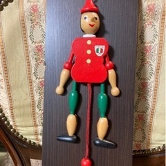 ピノキオ壁掛け(動きます)とピノキオピンバッジ