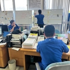 建設機械配送、整備、営業、フロント業務　月収250.000円〜の画像