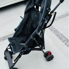 コンパクトベビーカー　折りたたみ時縦約106cm×横約23cmの画像