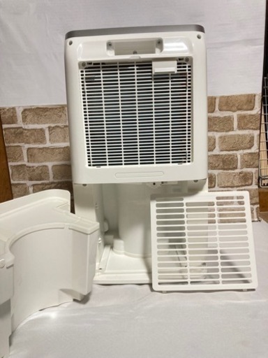 アイリスオーヤマ 衣類乾燥除湿機　KIJC-H140 清掃済み　消毒済み　部屋干し　梅雨対策　カビ防止　押入れ乾燥