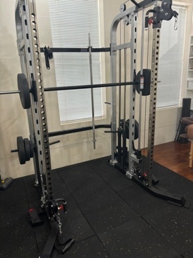 アイロテック　プレートローディングファンクショナルスミス＆ケーブルクロスマシン