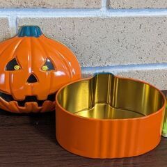 ハロウィン　かぼちゃの缶の画像