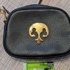 皮のポシェット　新品　フランス製