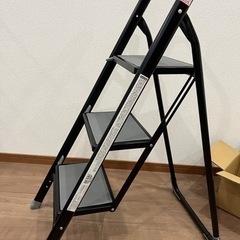 コーナンオリジナル・ラクステ3段折りたたみキャタツ