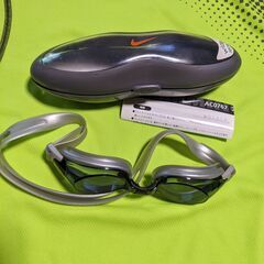 【美品 ブランド高級品】ナイキ　スイミングゴーグル　水中メガネ　...
