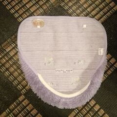 ラベンダー色のトイレカバーの画像