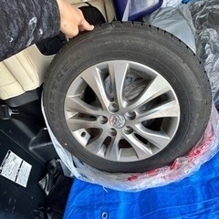 車のパーツ タイヤ、トヨタ純正ホイール4本すぐに取りきてほしいの...