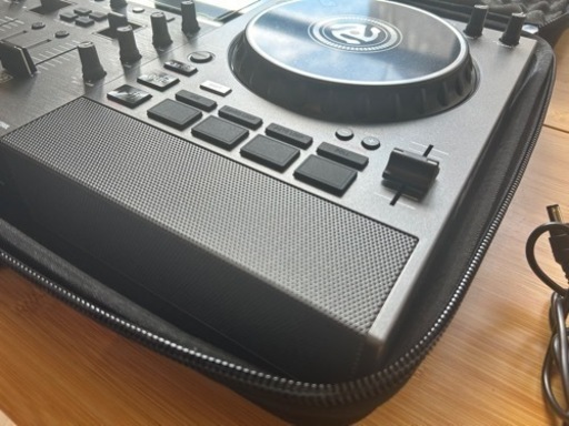超美品 Numark Mixstream Pro Go magnaケース付 超美品 Numark Mixstream Pro Go magnaケース付