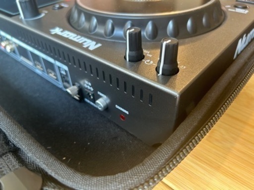 超美品 Numark Mixstream Pro Go magnaケース付 超美品 Numark Mixstream Pro Go magnaケース付