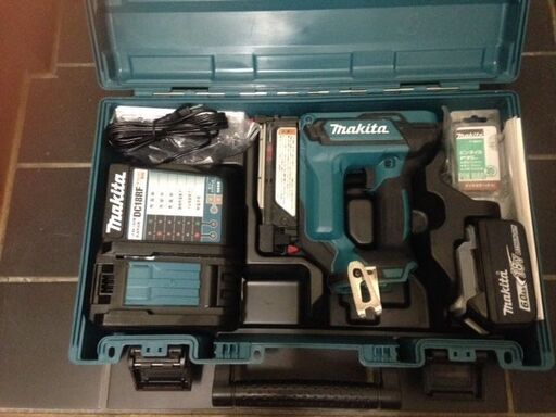マキタ充電式ピンタッカー PT353D美品