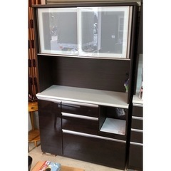 食器棚 カップボード メラニン化粧版 ダークブラウン 光沢 大容量