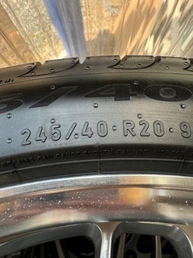 車のタイヤ、ホイール、30系アルファード