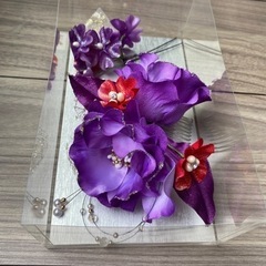 着物 成人式 振袖 髪飾り 紫 花の画像