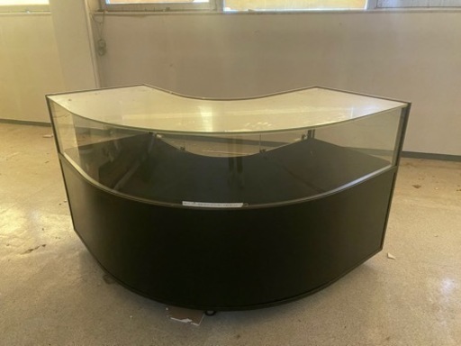 ガラス　ショーケース、コーナー