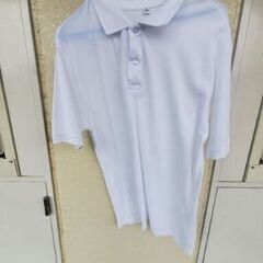 赤シャツ＋希望者には2から3枚目の服も　 お問い合わせの場合は以下をすべて読んでからでお願いします。　の画像