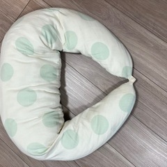 授乳クッション　無料