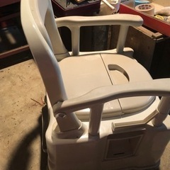 介護　ポータブルトイレ 