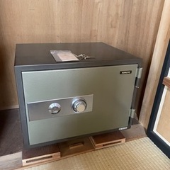 【甲府市・無料】コクヨ耐火金庫を差し上げます