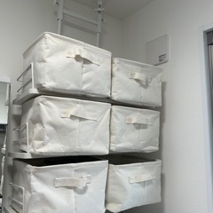 突っ張り収納　アイリスオーヤマ　白　RDLK-2660WT の画像