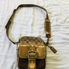 斜め掛け レアなブロンズ COACH コーチ ボディーバッグ ショルダーバッグの画像