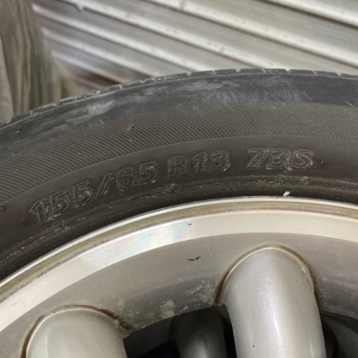 車のパーツ タイヤ、ホイール