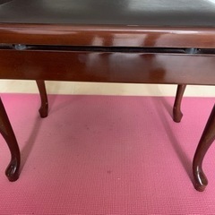 ピアノ椅子の画像