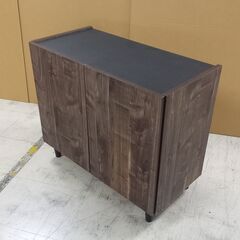 TOKAIKAGU(東海家具)のWindsor(ウィンザー)コンソールキャビネットです