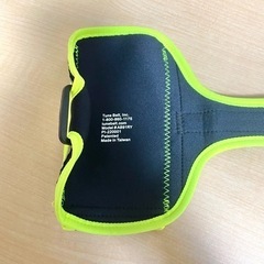 ランニング　アームバンドの画像