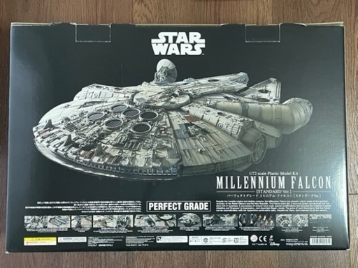 スターウォーズ ミレニアムファルコン 1/72スケール プラモデル　