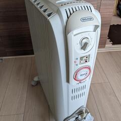 デロンギ　オイルヒーター　家電 季節、空調家電 オイルヒーターの画像