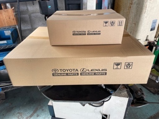 TOYOTA 40アルファード後席モニター13.2インチ有機EL