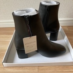 ショートブーツ　未使用品の画像