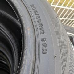 車のパーツ タイヤ　廃タイヤの画像