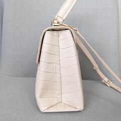 FURLA　ショルダーバッグ　牛革の画像
