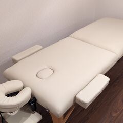 マッサージベッド折りたたみ・ケース＆付属パーツ付き