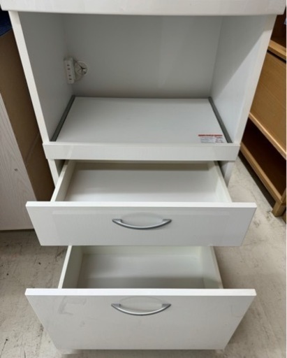 ⭐️期間限定SALE中⭐️【近隣配達可能】食器棚　幅59×奥行44×高さ175cm　リサイクルケイラック　GM64