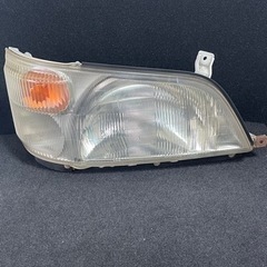 Koito 100-78451 日野 デュトロ 右 ヘッドライト XZU665 中古品 Koito 100-78451 日野 デュトロ 右 ヘッドライト XZU665 中古品