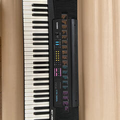 CASIO　光ナビ・キーボード　CTK-520L
