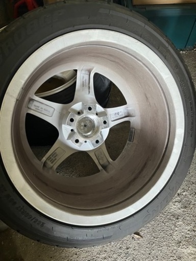 車のパーツ タイヤ、ホイール