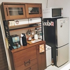 LOWYAの食器棚