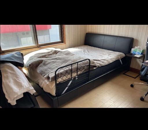 【愛知県一宮市】引き取り歓迎　ニトリ　ダブルベッド（マットレス付き）黒