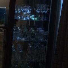 照明付きガラス棚の画像