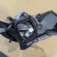 『売買成立』平成25年式 プリウス ヘッドライト 左 81185-47383の画像