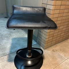 回る椅子の画像