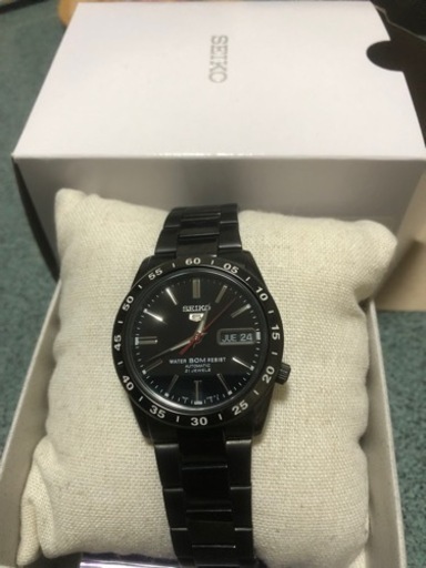 SEIKO 5 自動巻き腕時計 50m防水 セイコー5、海外モデル50m防水自動巻き腕時計ブラックカラー