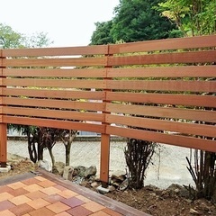 ウッドフェンスの独立基礎と支柱を建ててください！ - 手伝って/助けて